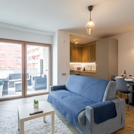 Aurealiving - Trastevere Suite With Rooftop & Gym, Your Place In ローマ エクステリア 写真