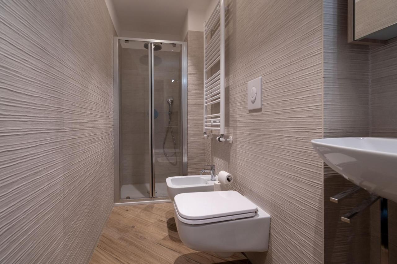 Aurealiving - Trastevere Suite With Rooftop & Gym, Your Place In ローマ エクステリア 写真