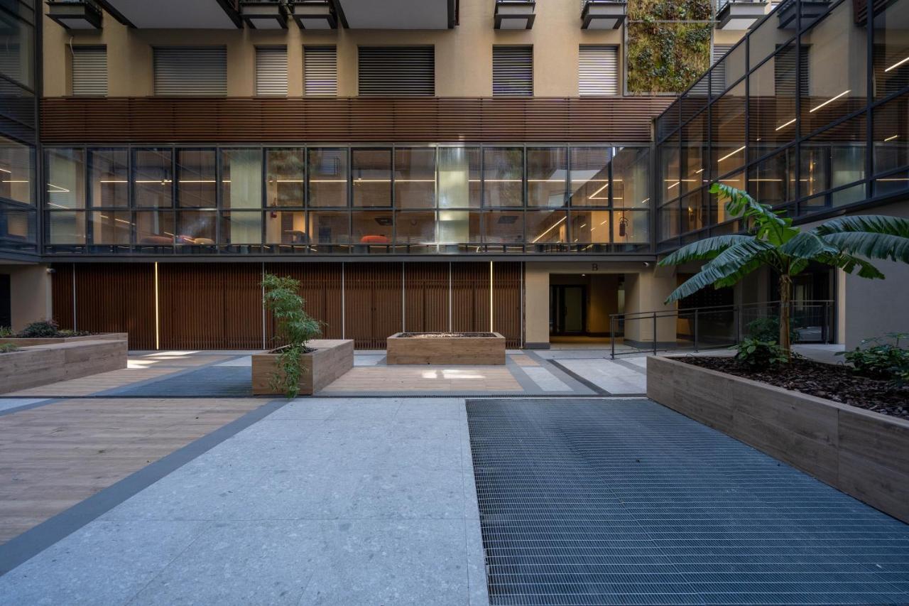 Aurealiving - Trastevere Suite With Rooftop & Gym, Your Place In ローマ エクステリア 写真