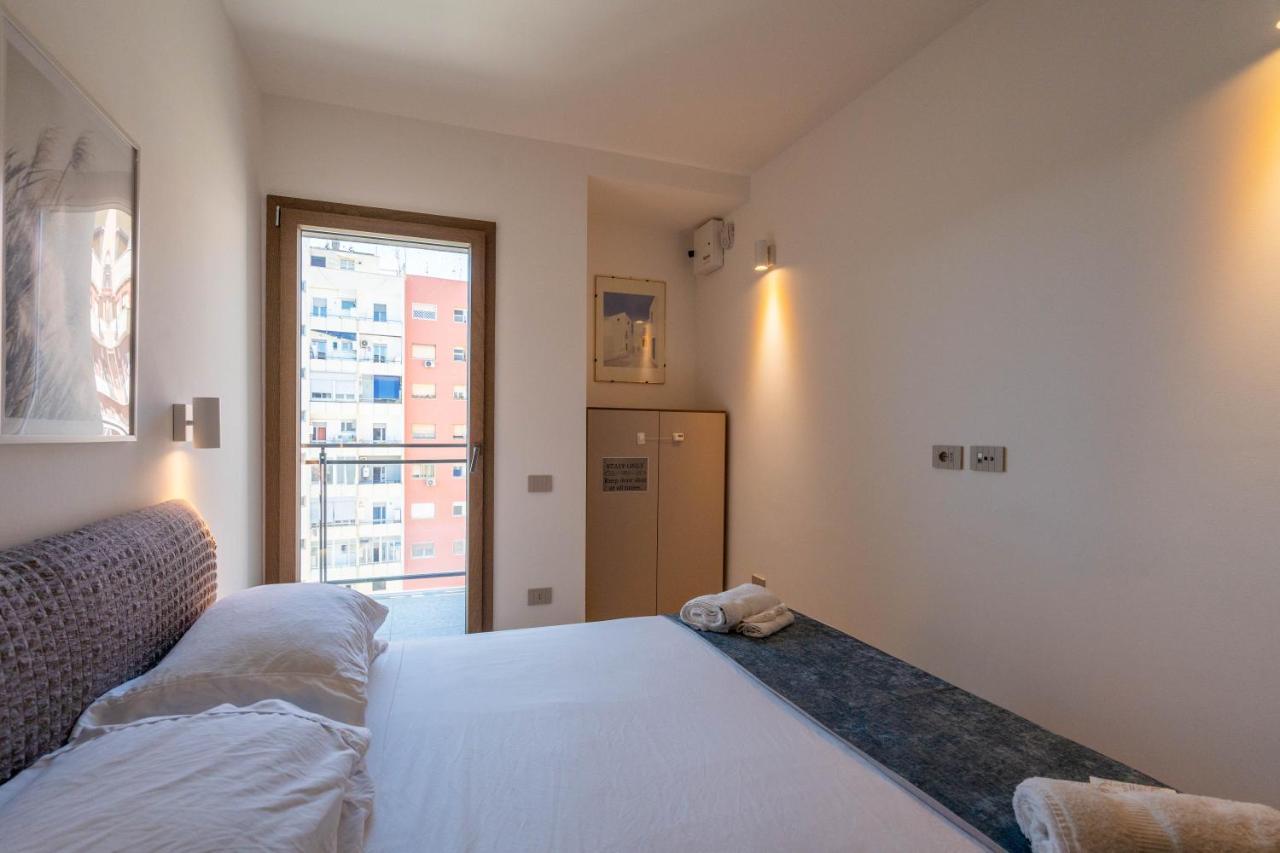 Aurealiving - Trastevere Suite With Rooftop & Gym, Your Place In ローマ エクステリア 写真