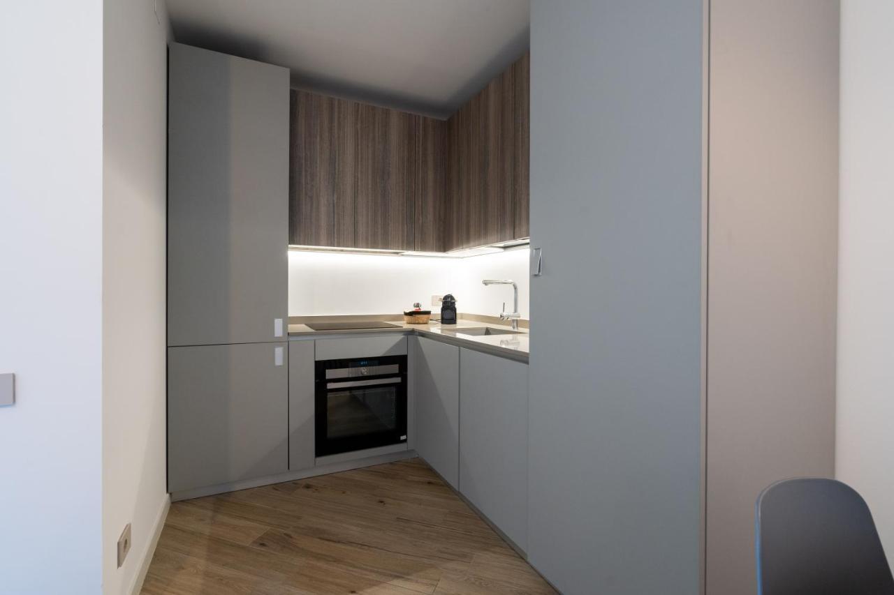 Aurealiving - Trastevere Suite With Rooftop & Gym, Your Place In ローマ エクステリア 写真