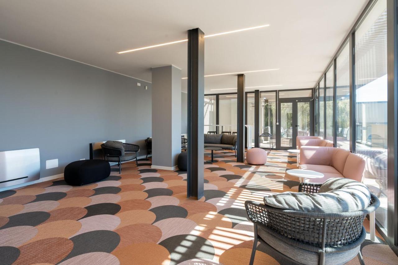 Aurealiving - Trastevere Suite With Rooftop & Gym, Your Place In ローマ エクステリア 写真