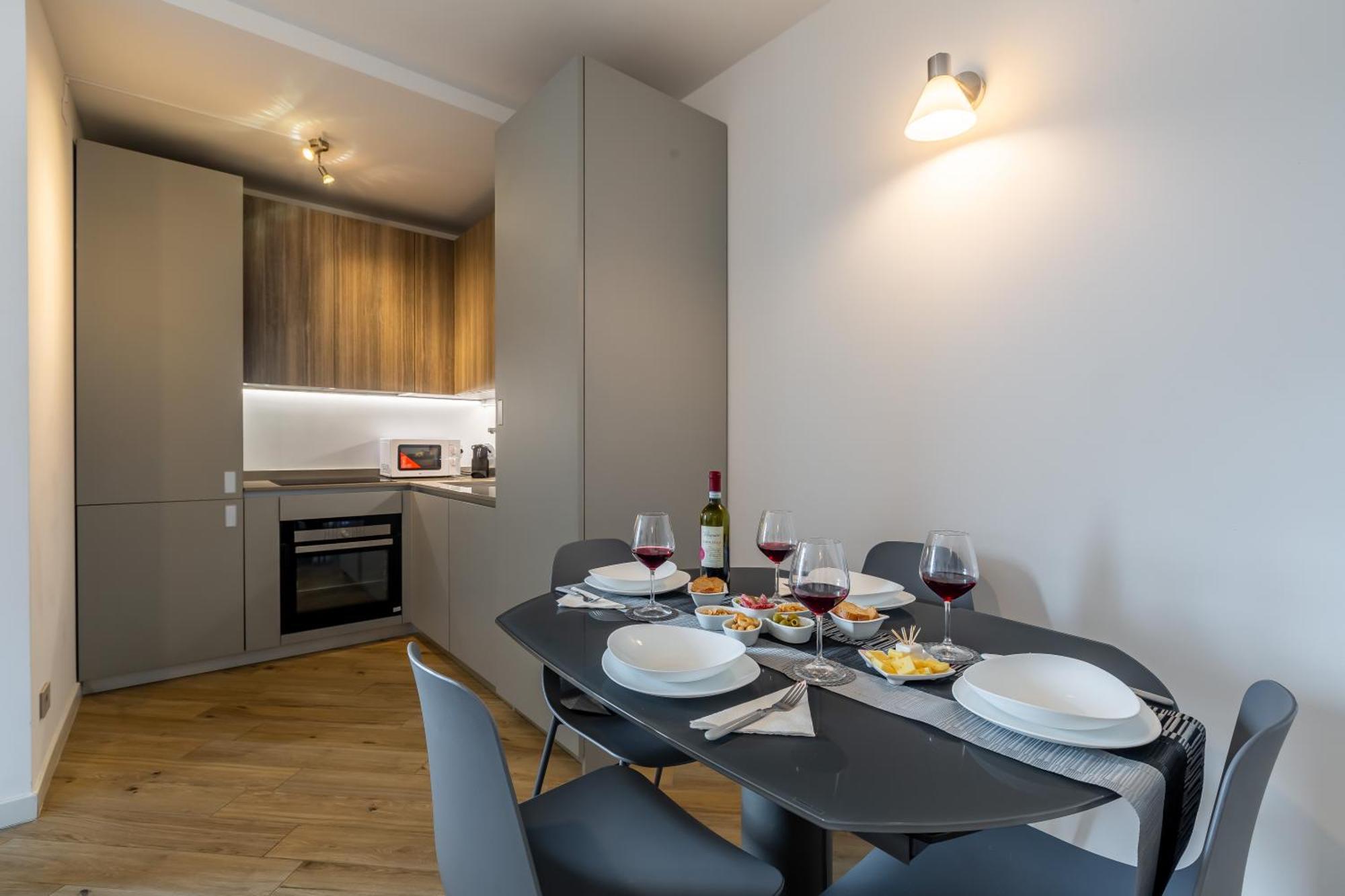 Aurealiving - Trastevere Suite With Rooftop & Gym, Your Place In ローマ エクステリア 写真