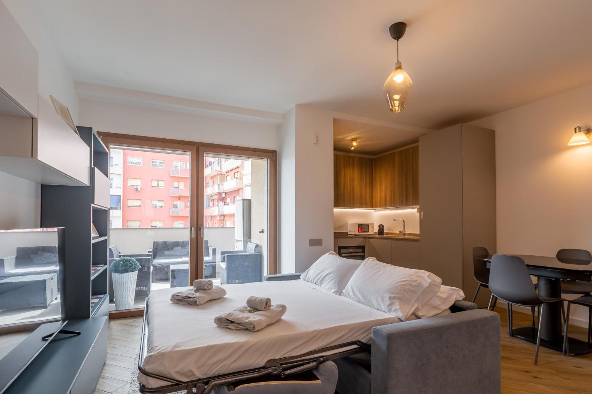 Aurealiving - Trastevere Suite With Rooftop & Gym, Your Place In ローマ エクステリア 写真